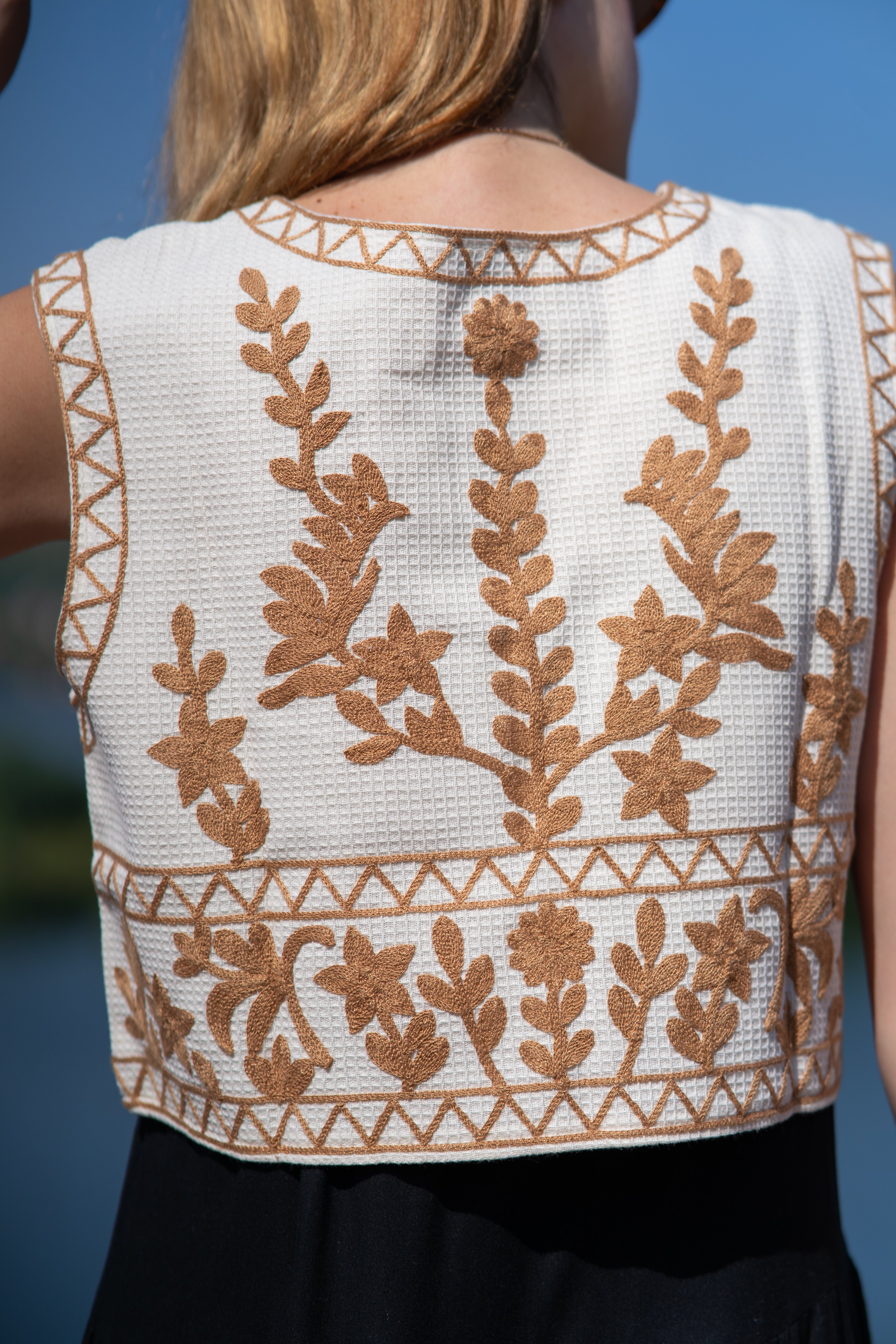 Cream Floral Embroidery Vest