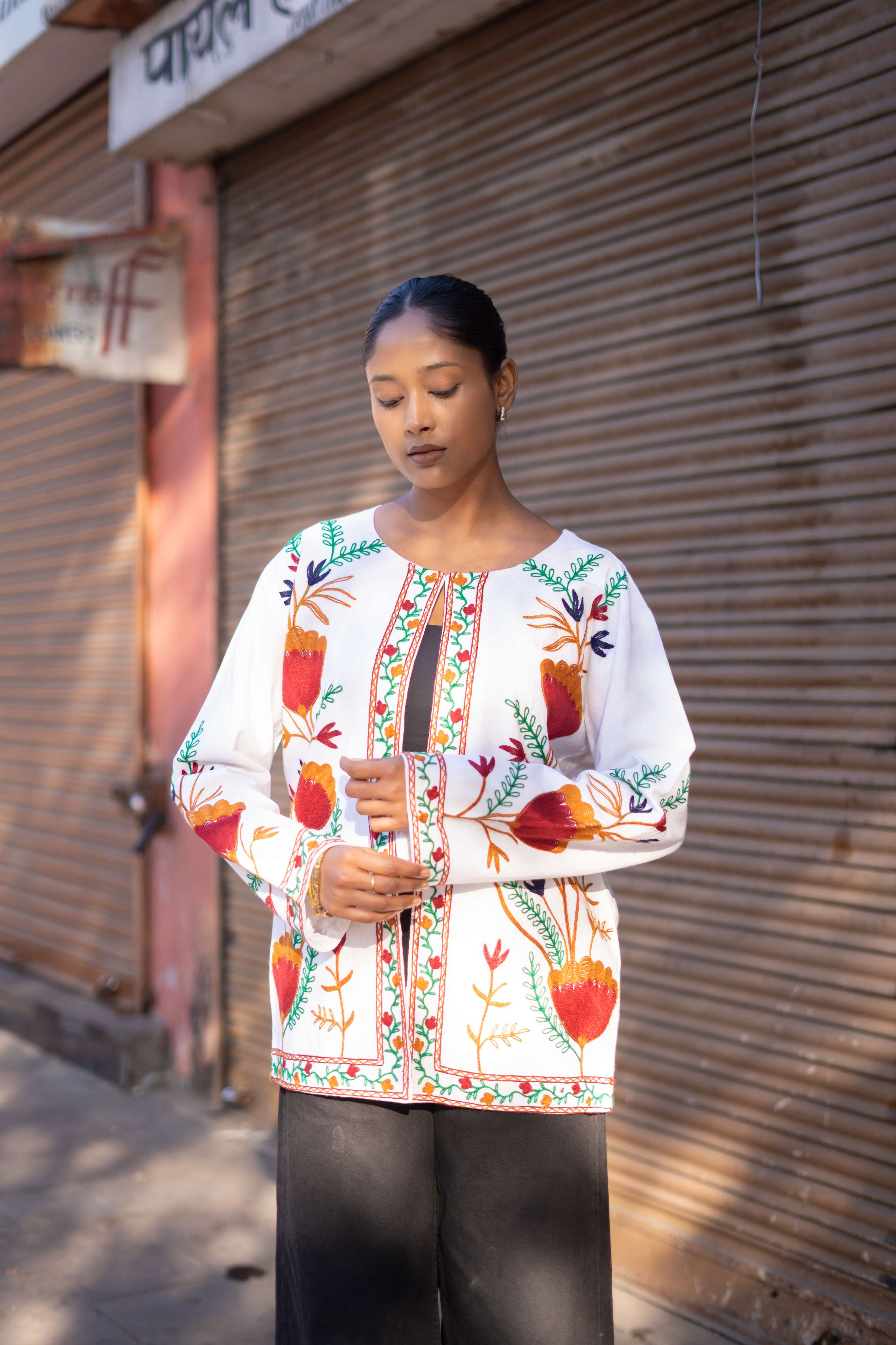 Elegant Flower Embroidery Jacket