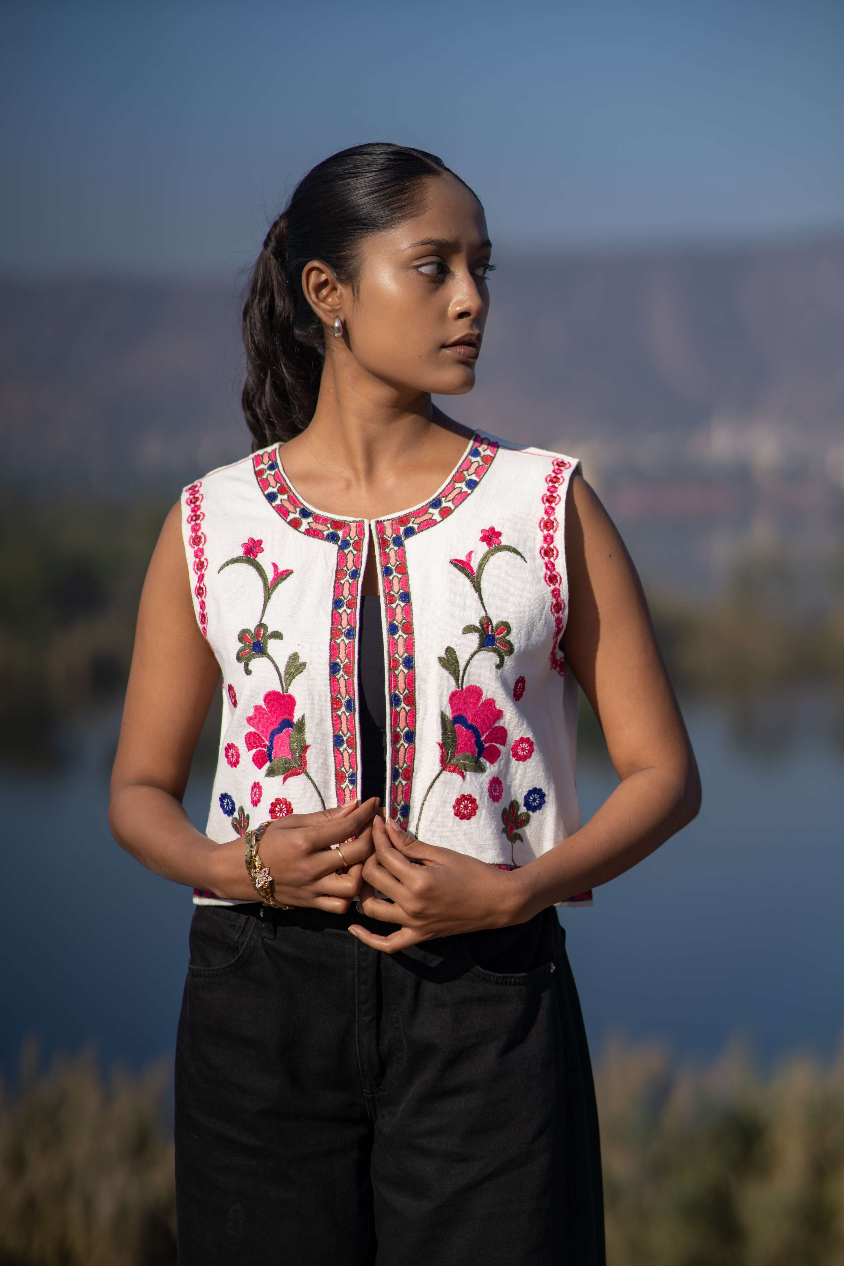 Elegant Flower Embroidery Vest