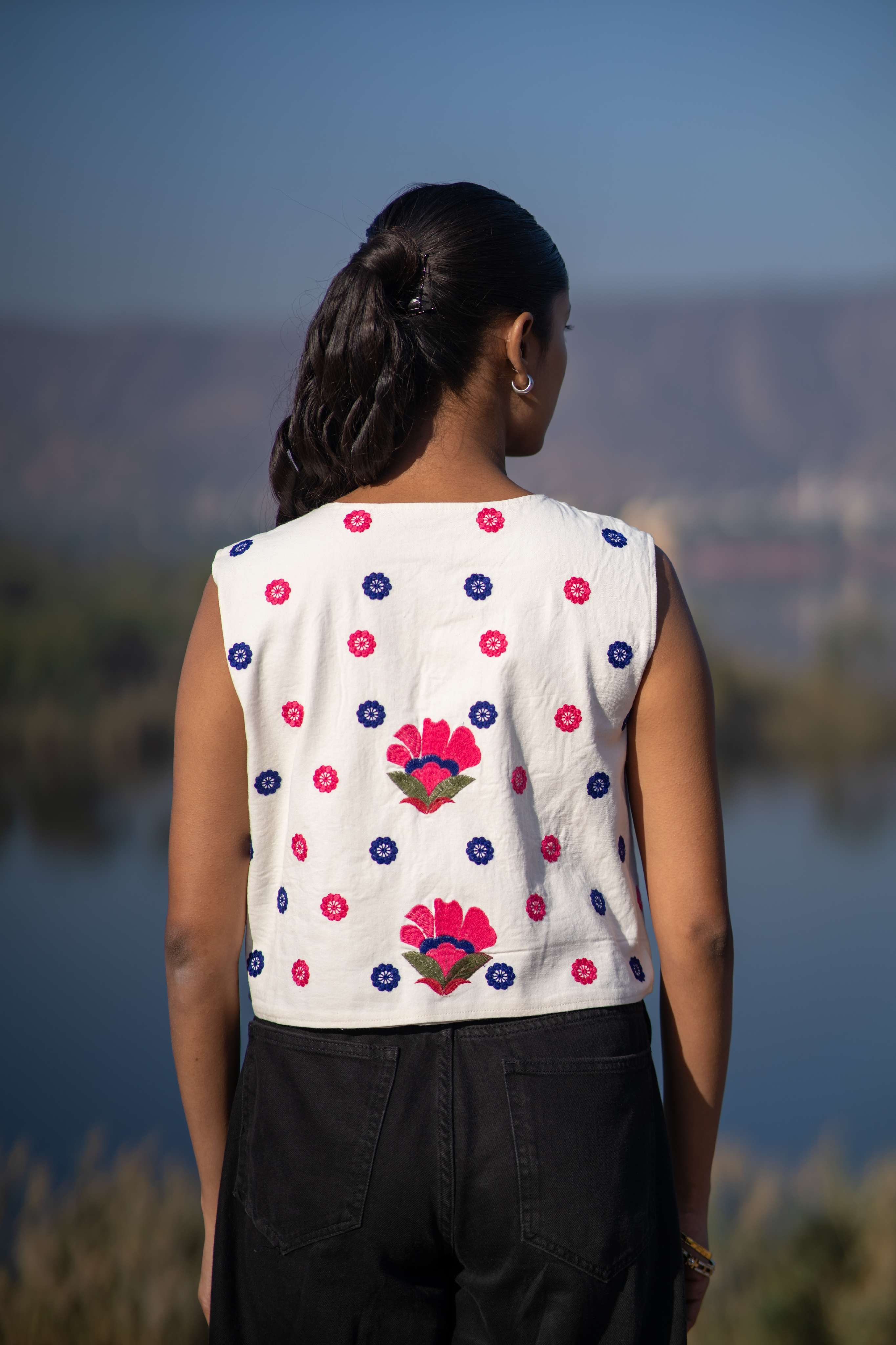 Elegant Flower Embroidery Vest