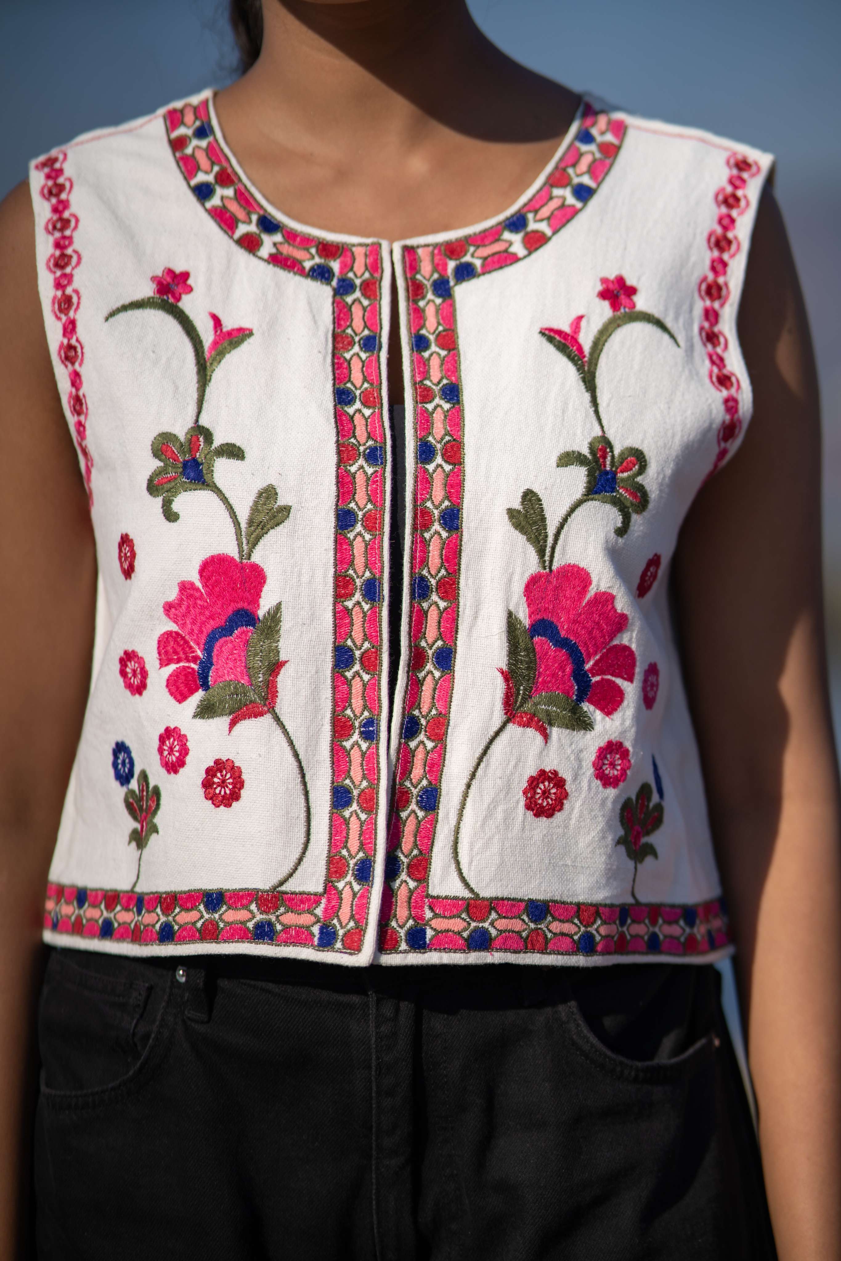 Elegant Flower Embroidery Vest